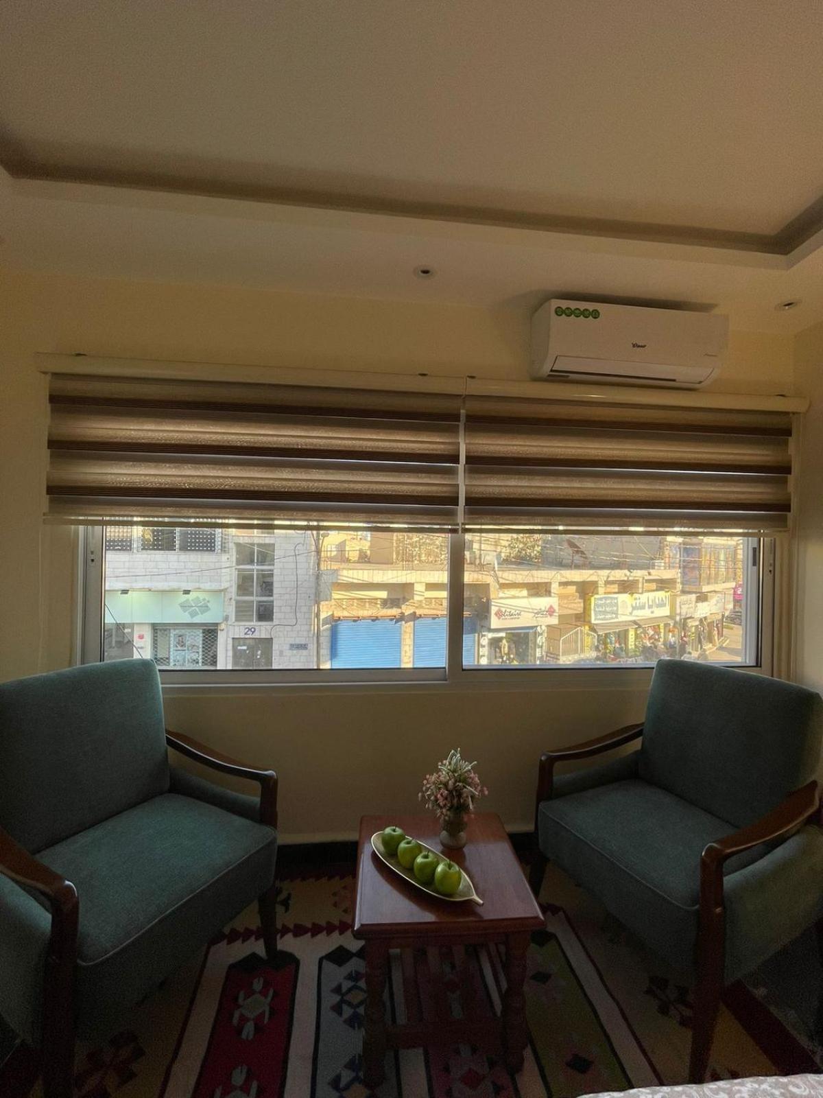Classy Hostel Madaba Bagian luar foto