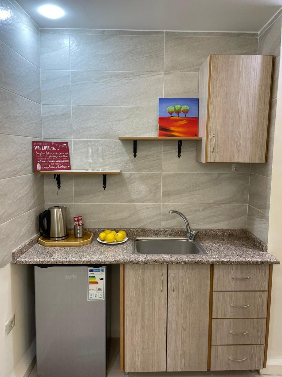 Classy Hostel Madaba Bagian luar foto