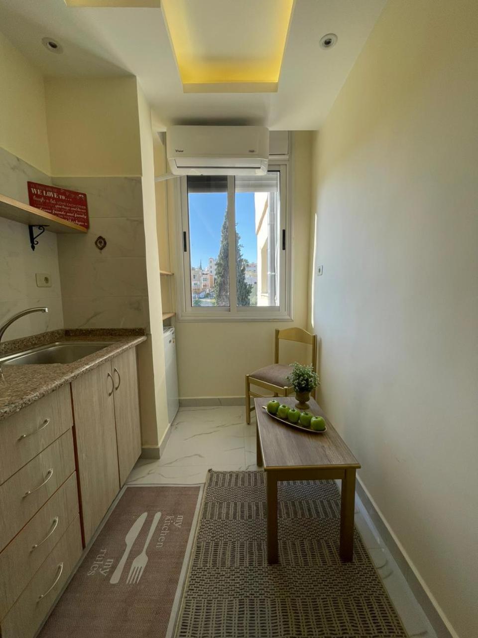 Classy Hostel Madaba Bagian luar foto