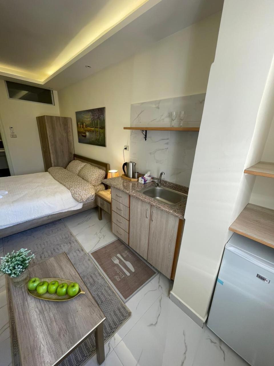 Classy Hostel Madaba Bagian luar foto