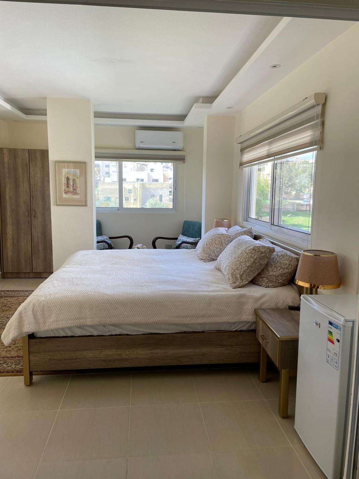Classy Hostel Madaba Bagian luar foto