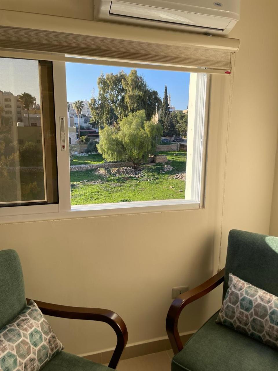 Classy Hostel Madaba Bagian luar foto